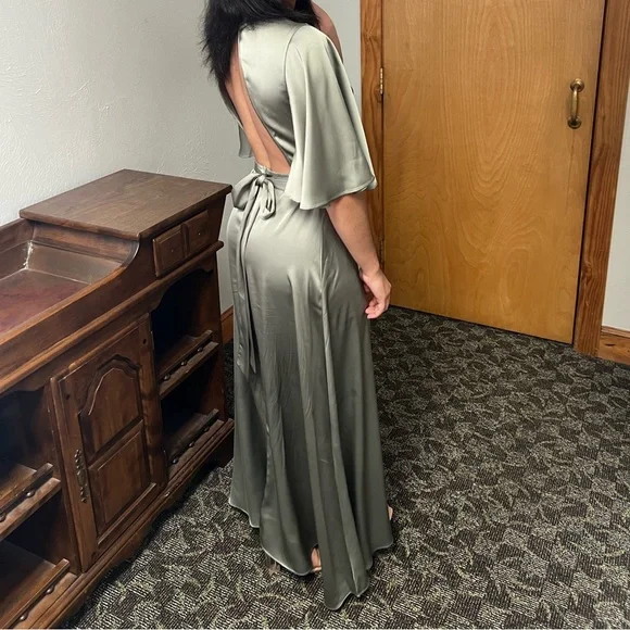 Dresses | Belle Cut Out Tie Back Butterfly Sleeve Satin Bridesmaid Dress  Size 2 | Poshmark